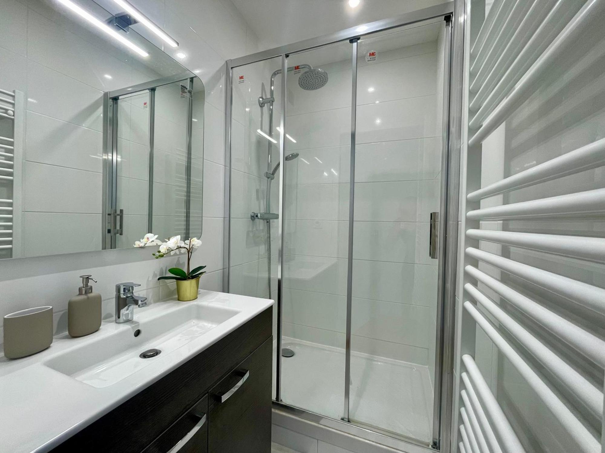 Bngo I Le Spacieux I 3 Chambres, 2 Salles De Bain, Parking Prive Gratuit, 8 Personnes, Vieux Lyon Hypercentre ภายนอก รูปภาพ